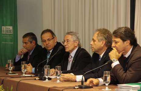 Terceirização e adicional do FGTS mobilizam a indústria de SC