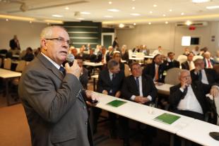 Petróleo tem oportunidades de negócio e trabalho, mostra FIESC