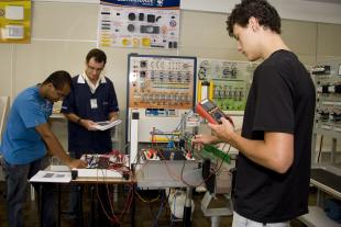 Cursos oferecem maiores chances de ingresso no mercado de trabalho. Foto: Edson Junckes
