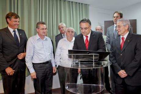 2 - Projeto do mínimo é assinado na FIESC e tramita em fevereiro na Alesc