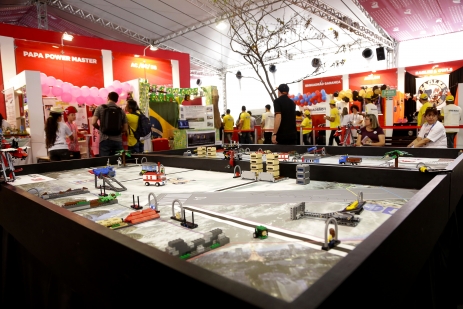 Torneio de robótica reúne jovens talentos catarinenses em Florianópolis