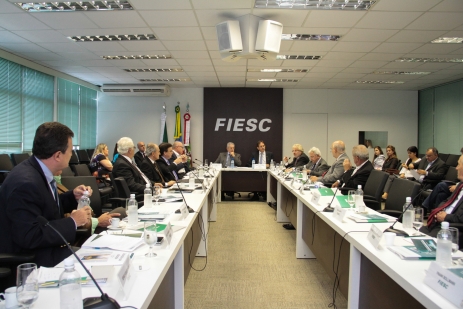 FIESC faz balanço das ações de 2014 ao Fórum Estratégico